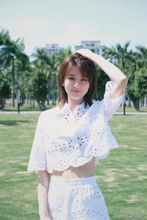 朴彩英吃瓜现场,揭秘娱乐圈幕后真相！”