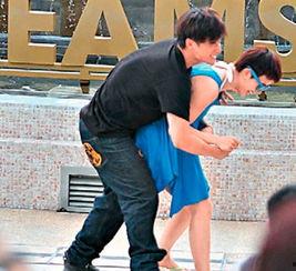 明星玩叠罗汉,趣味竞技背后的欢乐瞬间