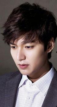 亚洲男明星,魅力四溢，星光熠熠