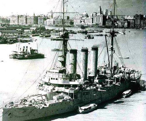 19岁网红深夜驾船视频,视频记录惊险瞬间