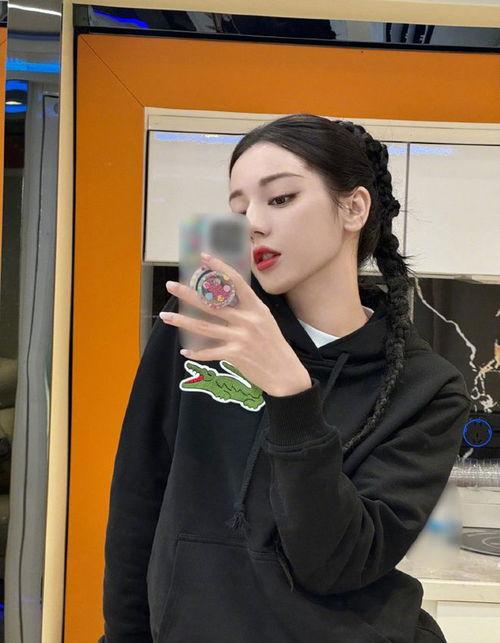 明星对镜拍手机,明星手机自拍瞬间