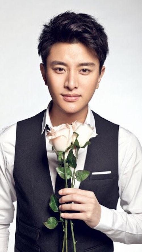 明星贾乃亮谈校园趣事,笑谈青涩岁月