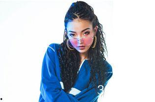 vava明星,音乐与时尚的跨界女王，闪耀舞台的璀璨之星